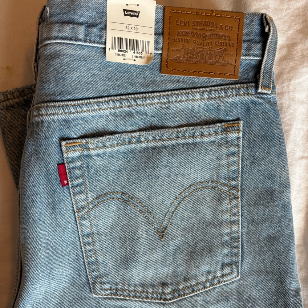 BRAND NEW Levi's Wedgie Straight Jeans